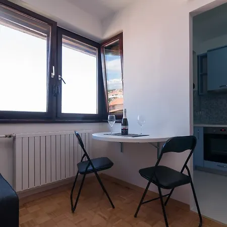 Apartment Gal